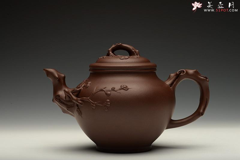紫砂壶图片：经典传统 梅报春 气宇轩昂 贴叶精彩 - 美壶网