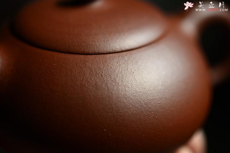 紫砂壶图片：为茶而生 陈腐极品底槽青 全手小福壶 - 美壶网