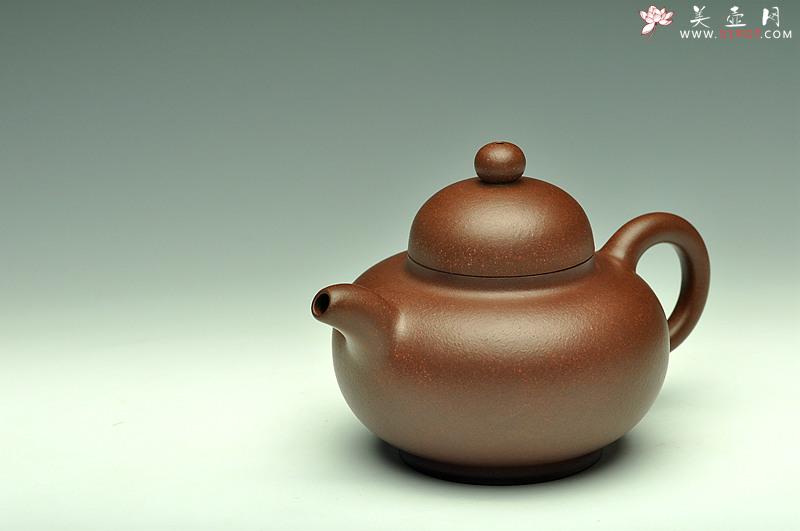 紫砂壶图片：传统实用 做工精致 极品陈腐老紫泥 全手高帽壶 - 美壶网