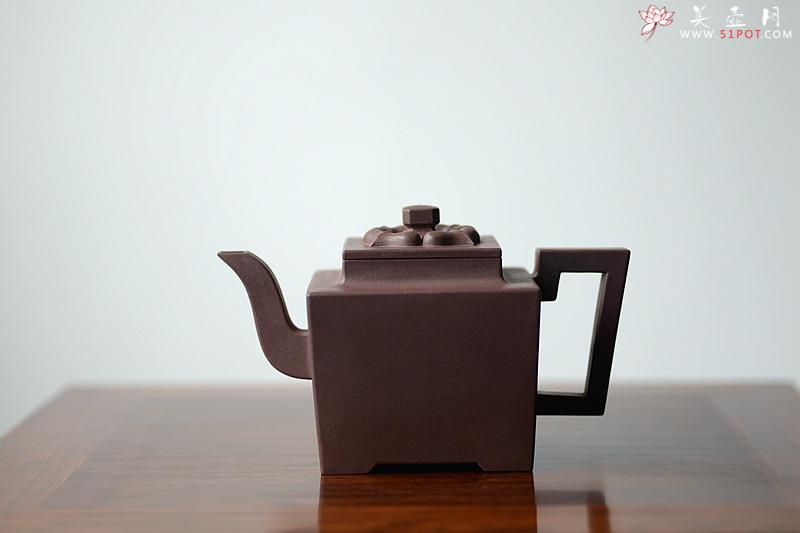 紫砂壶图片：托款仿老壶 清乾隆风格 全手四方 欣赏 - 美壶网