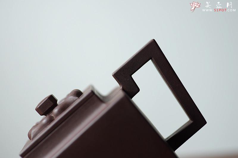 紫砂壶图片：托款仿老壶 清乾隆风格 全手四方 欣赏 - 美壶网