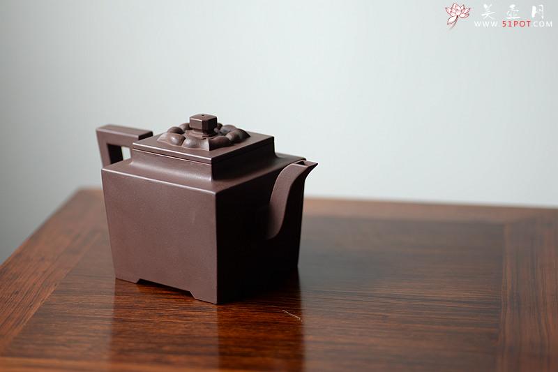 紫砂壶图片：托款仿老壶 清乾隆风格 全手四方 欣赏 - 美壶网