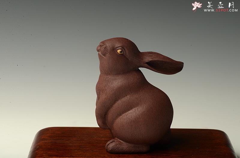 紫砂壶图片：神态细腻 精品茶宠 栩栩如生 精制版的拉毛兔兔一套 - 美壶网