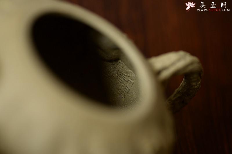 紫砂壶图片：肌理丰富 拙味~ 全手薄胎龚春 瓜纽和桥纽~沧桑质感 - 美壶网