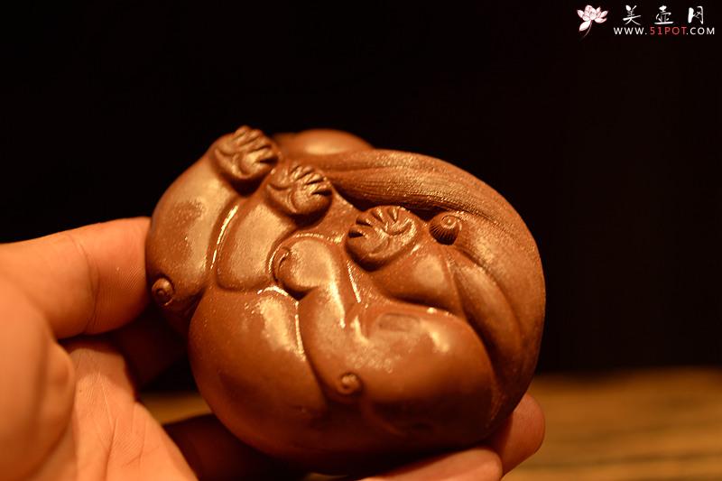 紫砂壶图片：栩栩如生 睡狸o(∩_∩)o  精品茶宠 - 美壶网