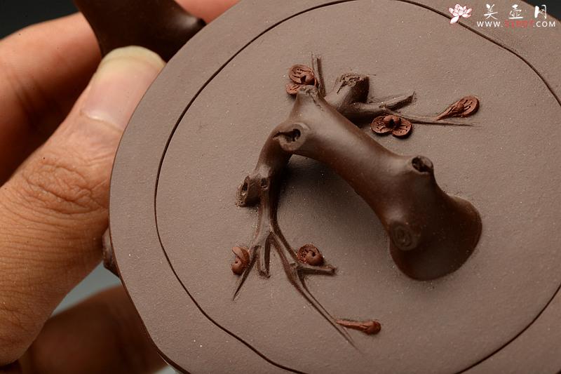 紫砂壶图片：单志萍甲午力作 铮铮铁骨 全手精品 傲雪红梅套组 挺拔俊秀 - 美壶网