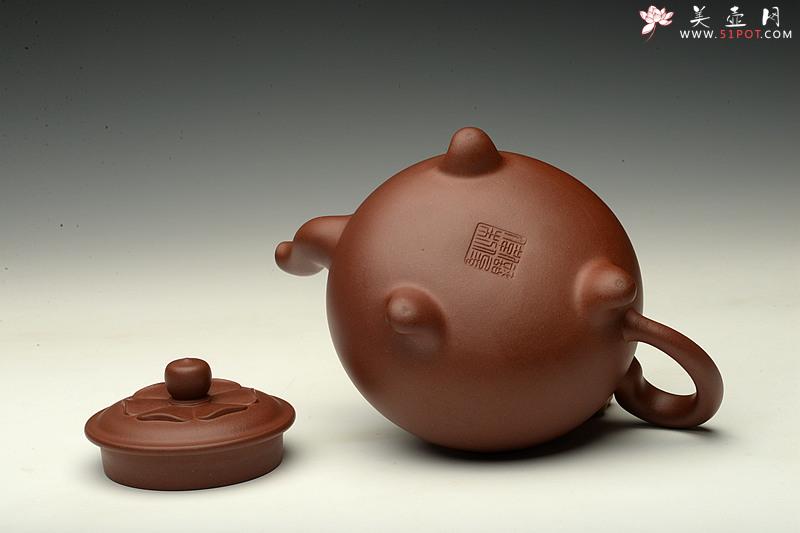 紫砂壶图片：储俊伟全手过程的那个三足宝莲o(∩_∩)o  - 美壶网