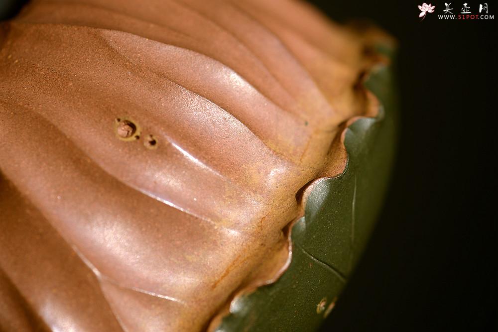 紫砂壶图片：文气十足 意境深远 秋日残荷 孙伟强张新亚合作 - 美壶网