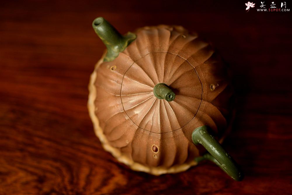 紫砂壶图片：文气十足 意境深远 秋日残荷 孙伟强张新亚合作 - 美壶网