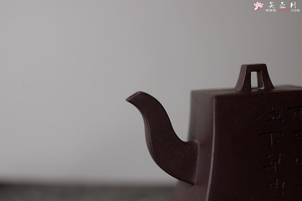紫砂壶图片：优质紫泥方鈡 壶势巍巍 古朴典雅  全手镶片 - 美壶网