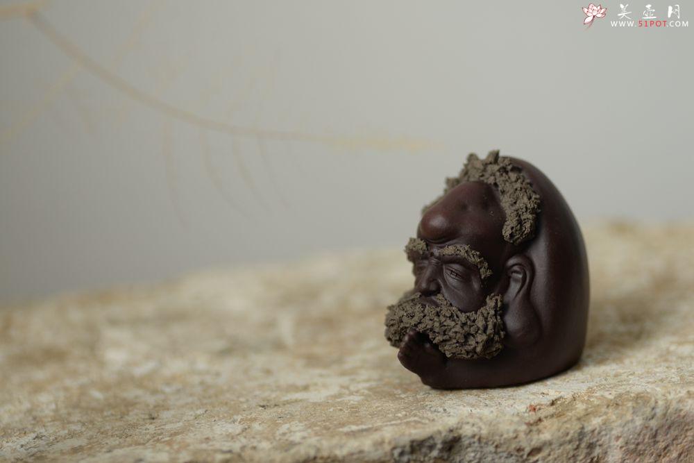 紫砂壶图片：原矿紫泥  神态生动  宁静悟禅 茶宠 - 美壶网