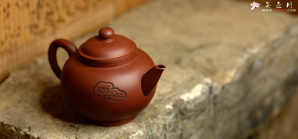 紫砂壶图片：詹黎明全手近作 中书协王俊平装饰 经典光素器考验功力 圆珠 - 美壶网