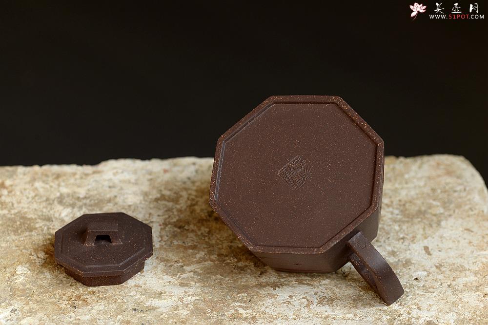 紫砂壶图片：泥绘通景山水 工整挺拔 全手高八方  - 美壶网