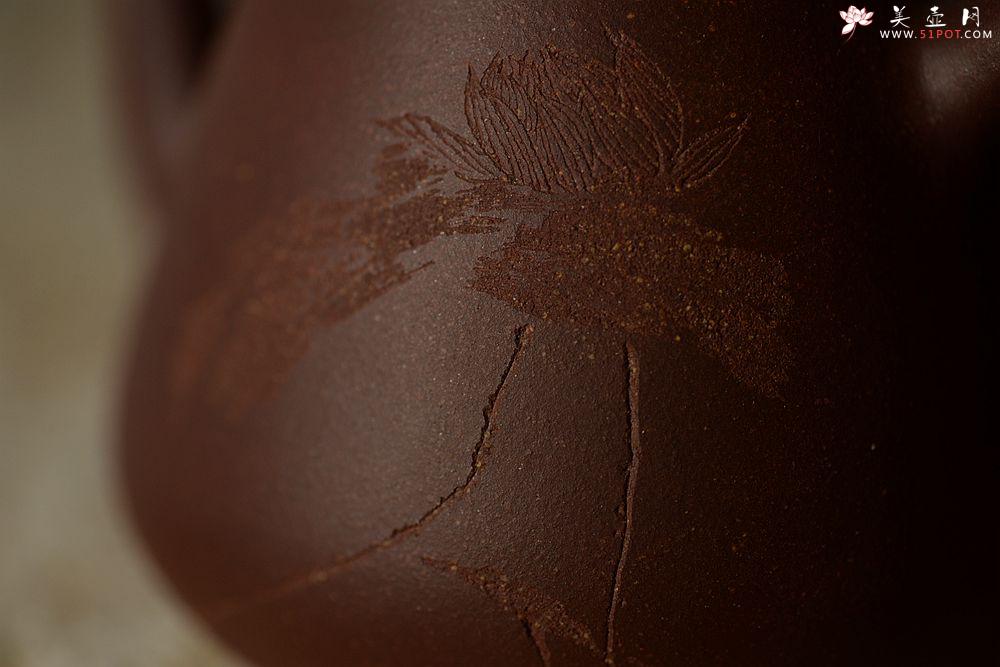 紫砂壶图片：高路刻绘 冬日普洱利器~ 全手漱玉 高温紫泥 高俊挺拔 - 美壶网