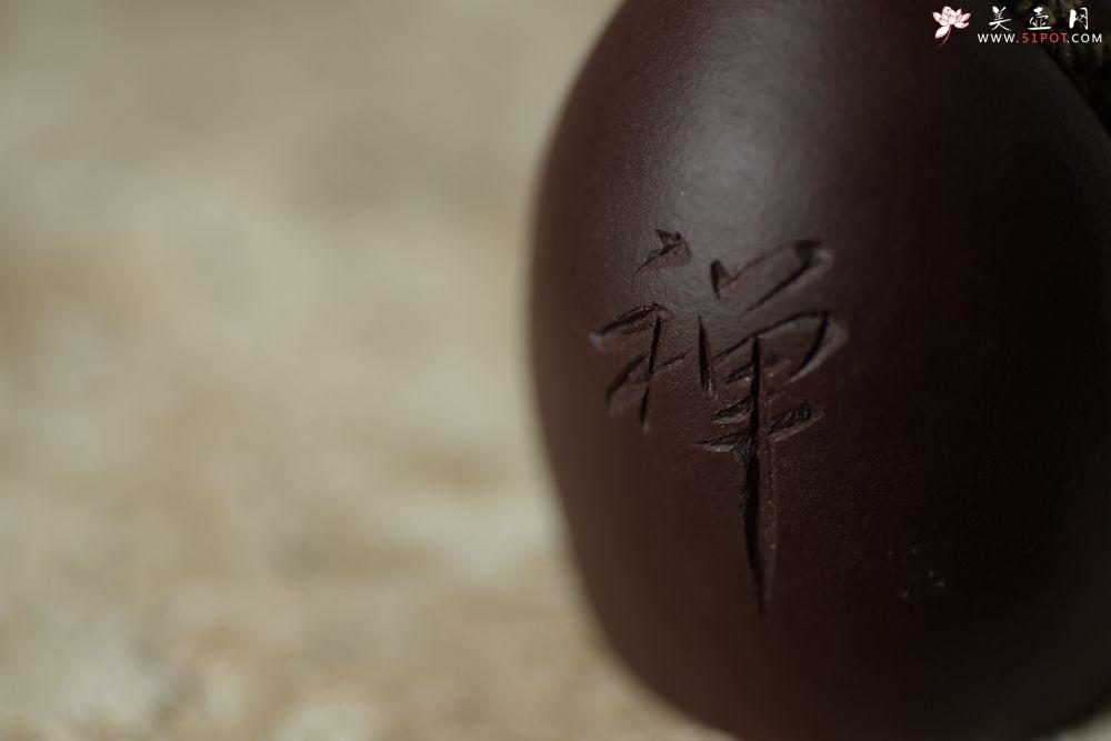 紫砂壶图片：原矿紫泥  神态生动  宁静悟禅 茶宠 - 美壶网