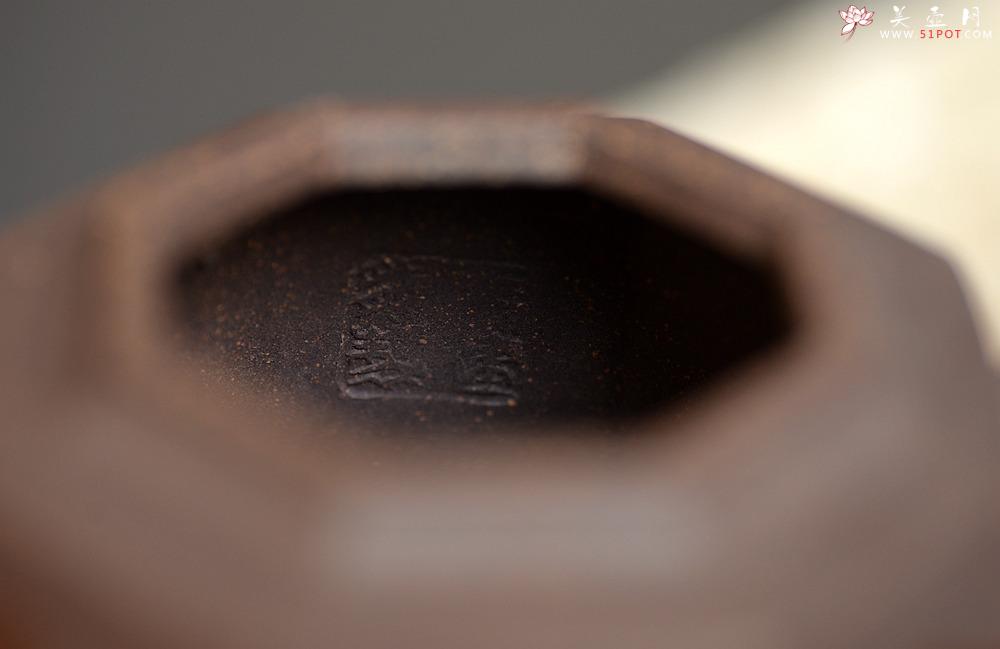 紫砂壶图片：泥绘通景山水 工整挺拔 全手高八方  - 美壶网