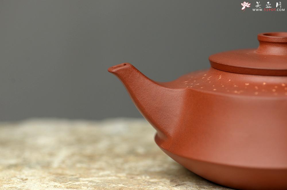 紫砂壶图片:潘小东潜力派 全手铺砂玉带 智行方圆 颇有难度 - 美壶网