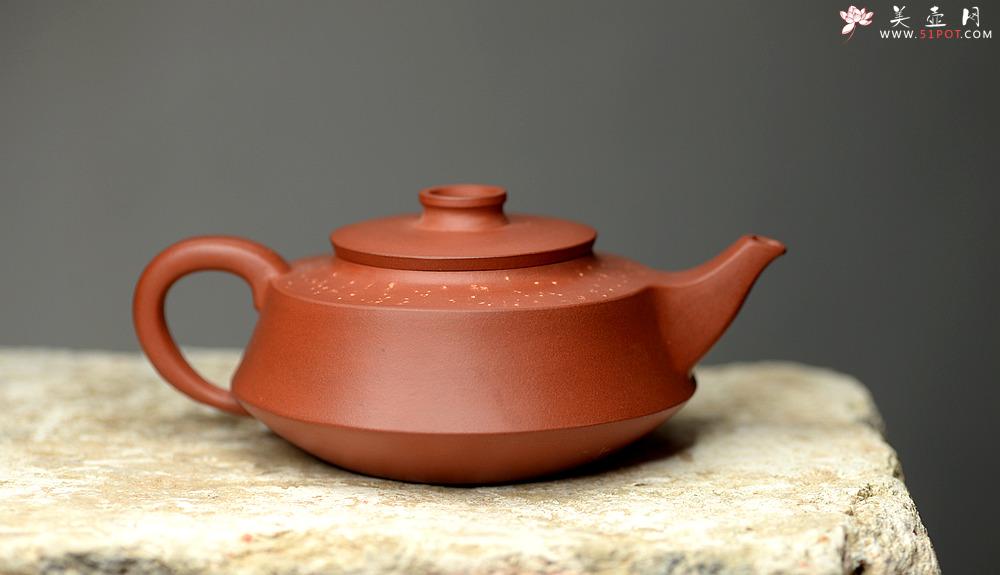 紫砂壶图片:潘小东潜力派 全手铺砂玉带 智行方圆 颇有难度 - 美壶网