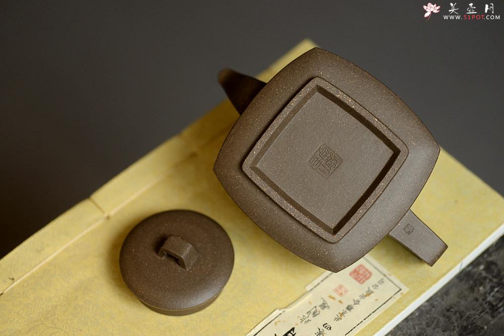 紫砂壶图片：方圆之精妙 优质青灰泥 挺拔刚正 全手精工砂四方  - 美壶网