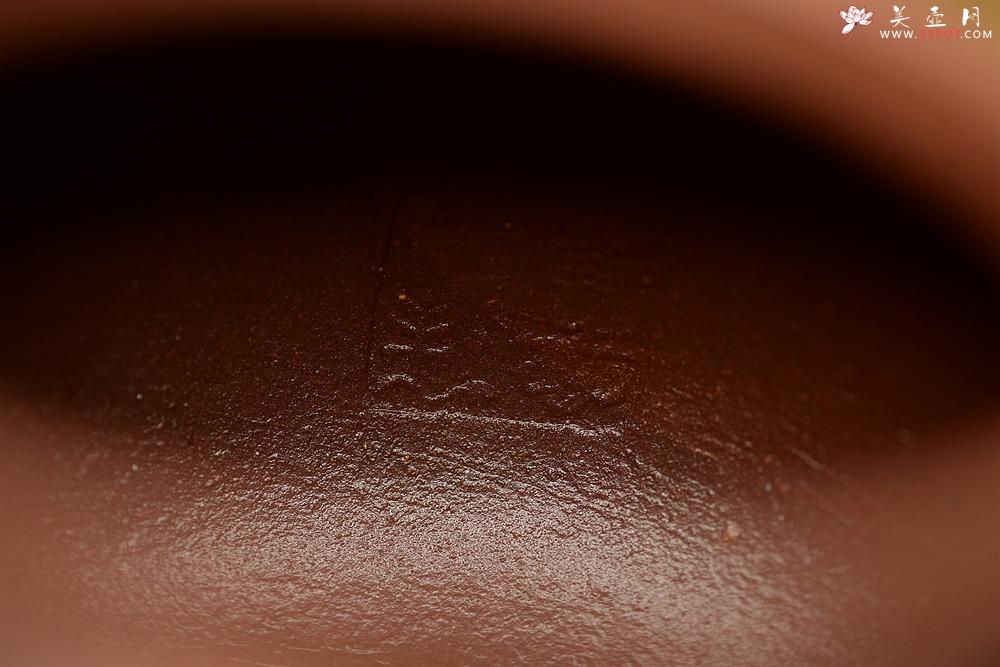 紫砂壶图片：雄浑凝练 精神气韵 扛鼎之作 全手大云肩如意 - 美壶网