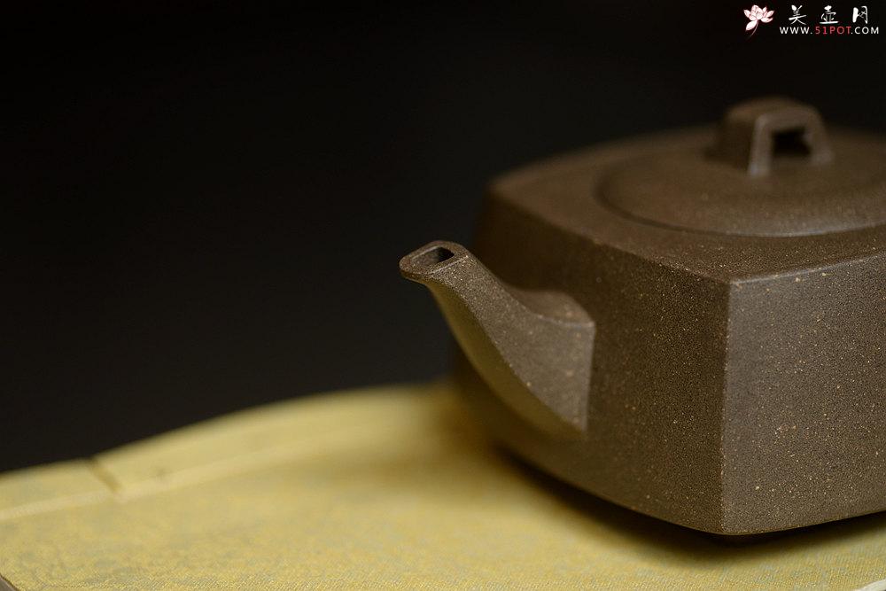 紫砂壶图片：方圆之精妙 优质青灰泥 挺拔刚正 全手精工砂四方  - 美壶网