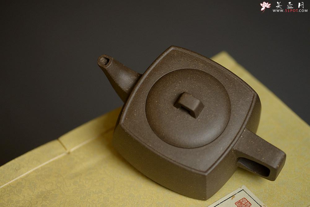 紫砂壶图片：方圆之精妙 优质青灰泥 挺拔刚正 全手精工砂四方  - 美壶网