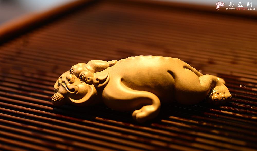 紫砂壶图片：美壶特惠 做工精细 生动传神 貔貅~~茶盘尤物 - 美壶网