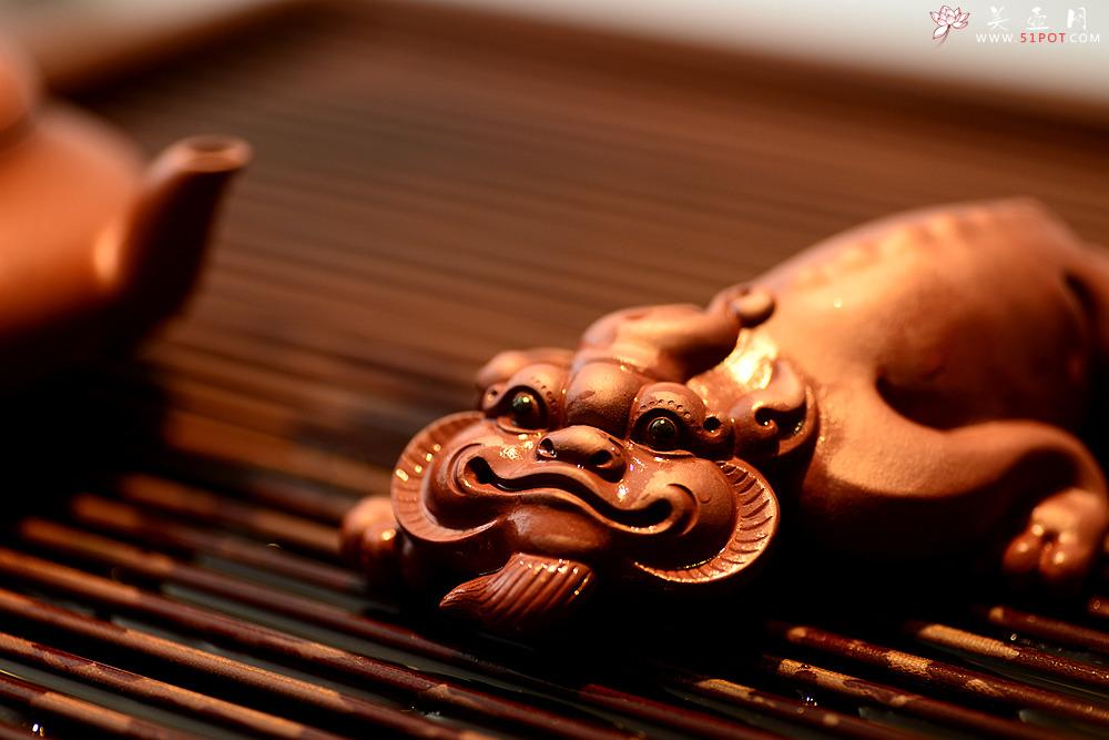 紫砂壶图片：美壶特惠 做工精细 生动传神 貔貅~~茶盘尤物 - 美壶网