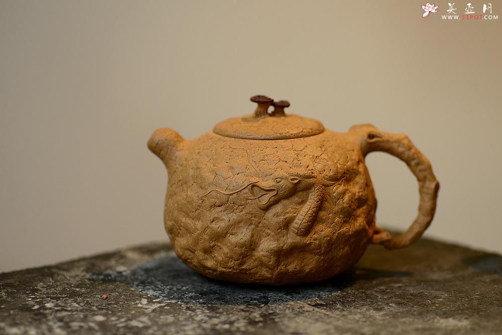 紫砂壶图片：古拙大气 全手游龙龚春 谢多莲作品 - 美壶网