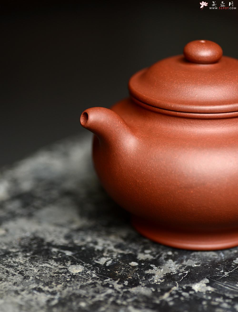 紫砂壶图片：油润老清水 顾小英新作 光素经典器形 全手掇只 挺拔厚重 - 美壶网