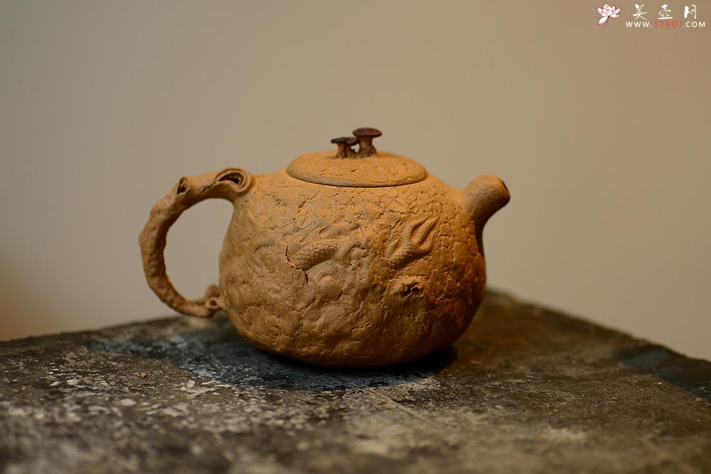 紫砂壶图片：古拙大气 全手游龙龚春 谢多莲作品 - 美壶网