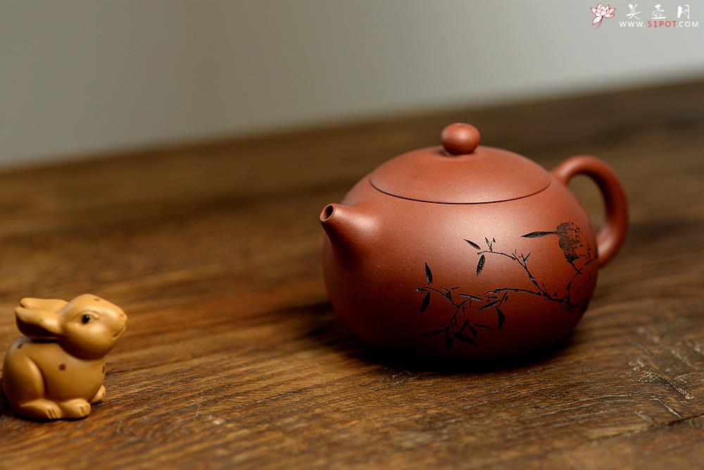 紫砂壶图片：优质老清水泥 圆润饱满 可人西施 文气的装饰  - 美壶网