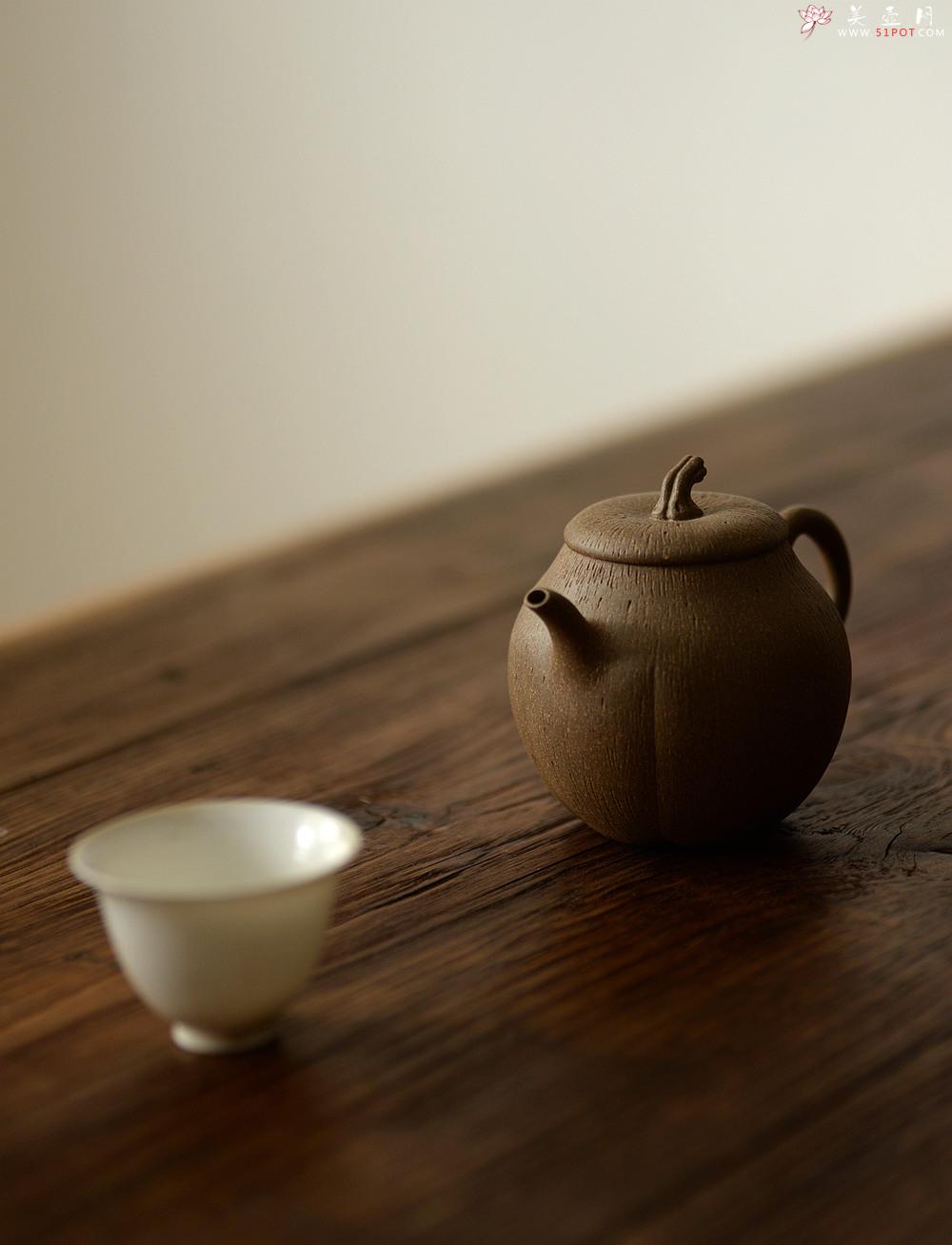 紫砂壶图片：潘小东全手新作 学院风 亭亭玉立 文气可人 玉瓜 - 美壶网