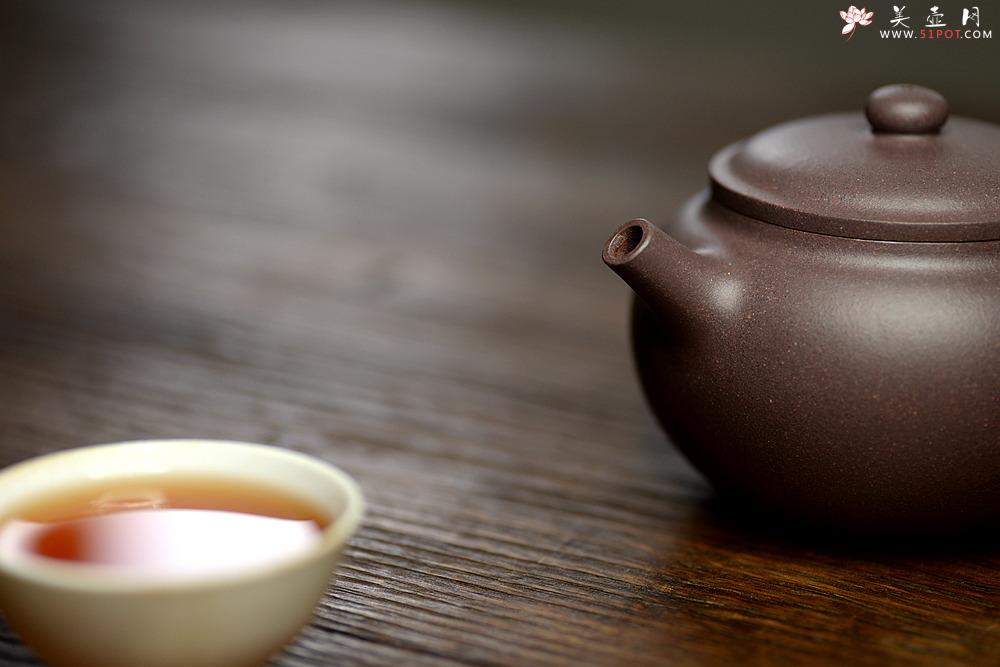 紫砂壶图片：此壶圆润饱满 做工精致 优质青灰泥 全手鼓腹 - 美壶网