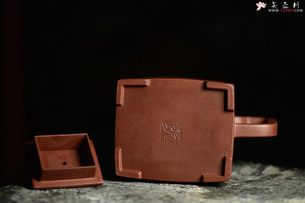 紫砂壶图片：挺拔刚正 稳重大方 文气装饰 空刻逸云 全手志在四方 - 美壶网