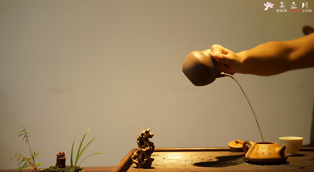 紫砂壶图片：淞庐出品 全手佳作 文气十足~ 云水禅心急须二式 炮嘴独孔 - 美壶网