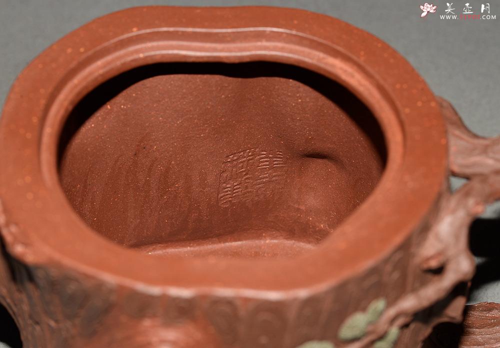 紫砂壶图片：优质地槽青 全手双色大黑松 引人流连 苍劲古松 - 美壶网