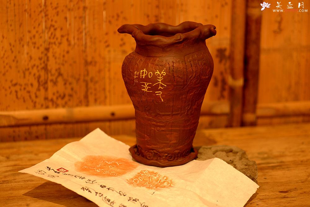 紫砂壶图片：全手文房雅玩之鼎 造型古拙  - 美壶网