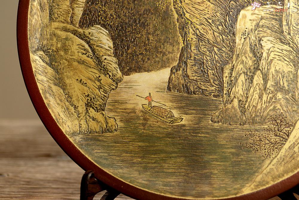 紫砂壶图片：张听刚新意装饰 山水挂盘 紫砂着色 韵味十足 精品~ - 美壶网