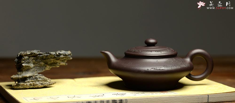 紫砂壶图片：精心之作 通景虚扁  李彦雄代表作 原矿老紫泥 - 美壶网