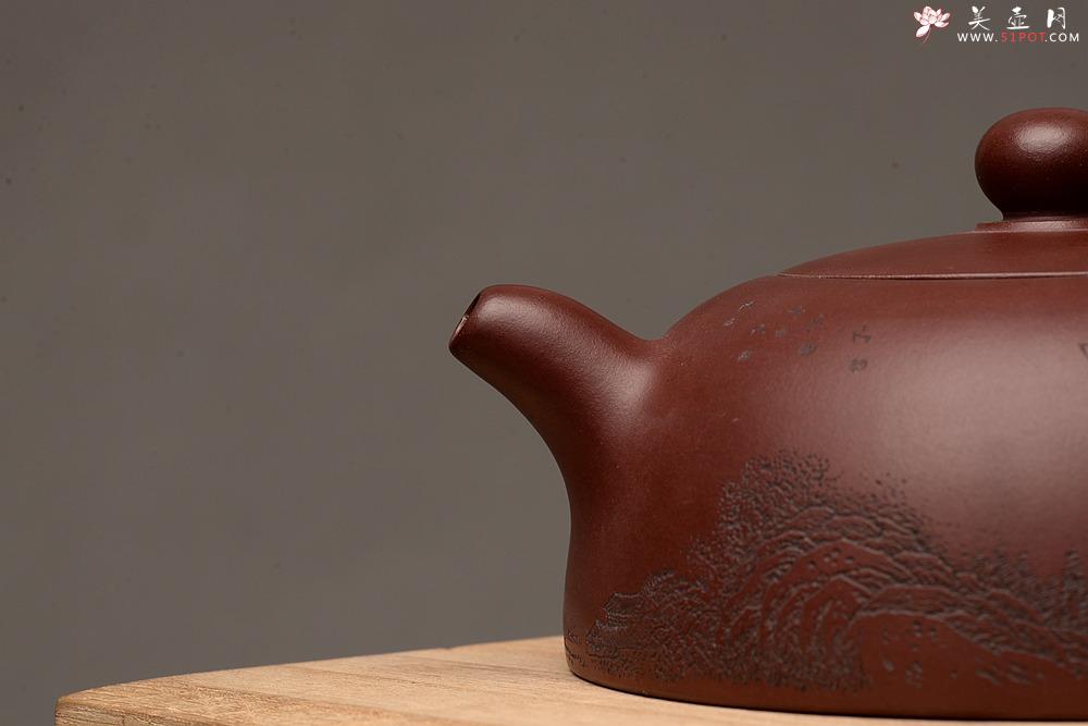 紫砂壶图片： 优质底料 李彦雄通景山水 全手小半月 古体山水 - 美壶网