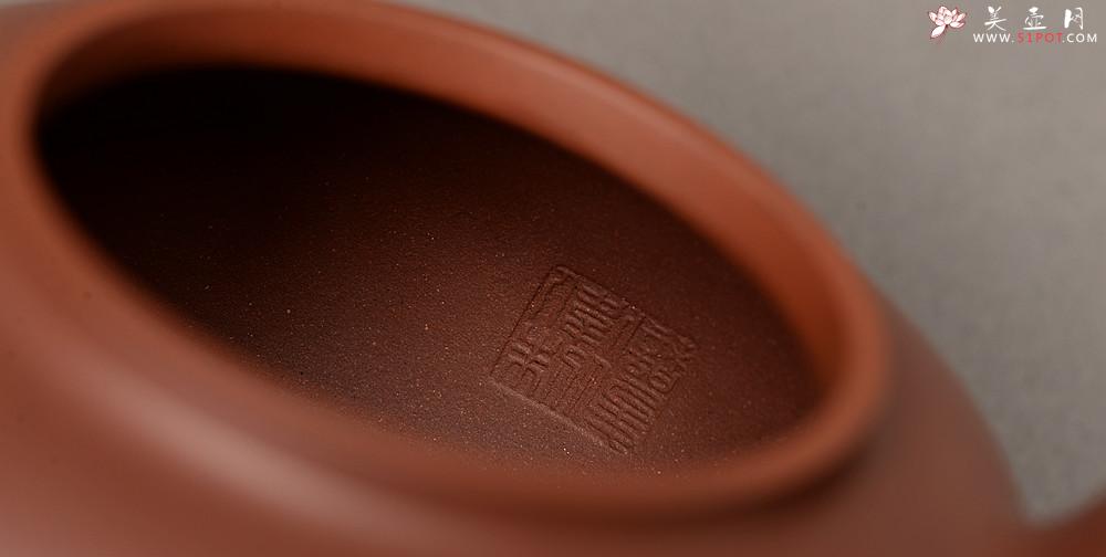 紫砂壶图片：储俊伟乙未精工佳作 油润底槽青 全手三足宝莲提梁 霸气十足 做工精致  - 美壶网