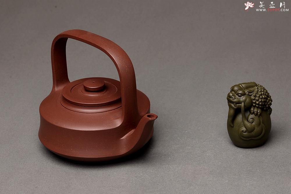 紫砂壶图片：钱建荷作品 全手经典提璧 精工典范 纯正底槽青 神韵犹存 - 美壶网