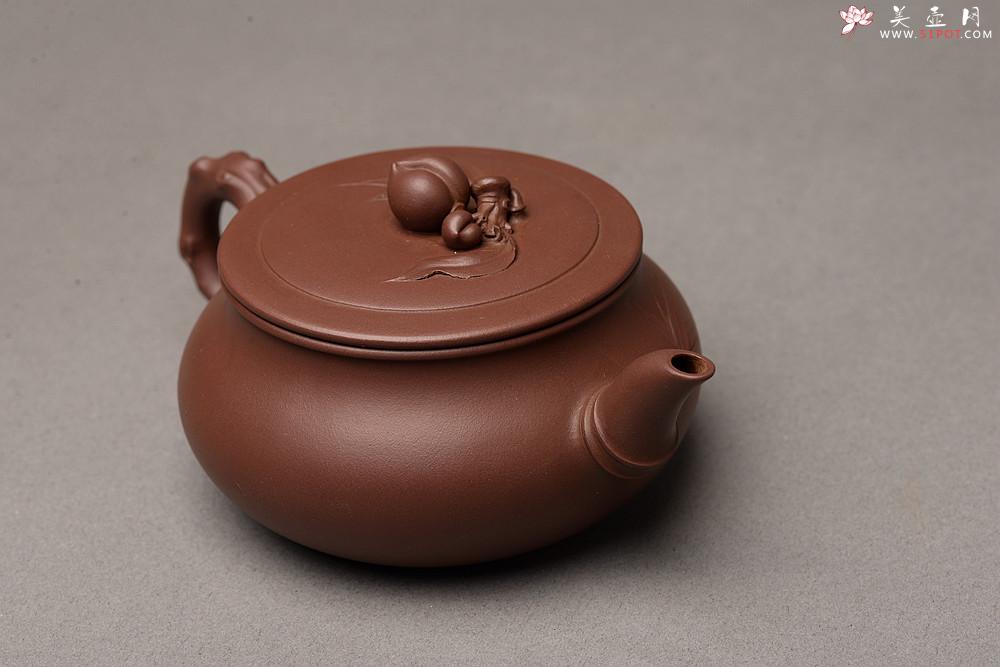 紫砂壶图片:潘丹初全手作品 送礼自用精品~ 优质老紫泥 竹韵桃丰 祝寿 - 美壶网