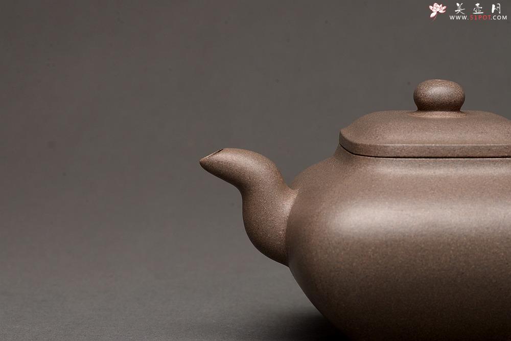 紫砂壶图片：何卫枫最新全手作品  厚重大气 经典传统 老辣传炉 优质青灰泥 - 美壶网