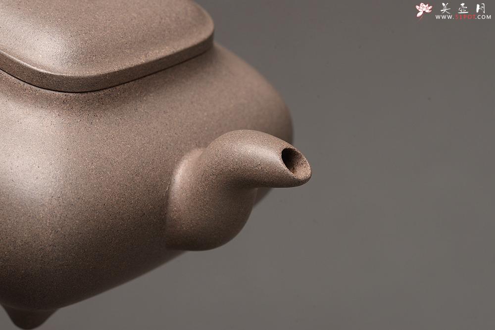紫砂壶图片：何卫枫最新全手作品  厚重大气 经典传统 老辣传炉 优质青灰泥 - 美壶网