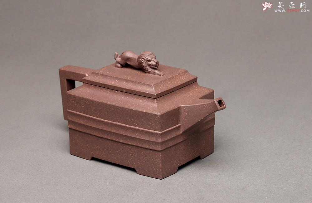 紫砂壶图片：何卫枫全手力作 规整厚重 全手青狮 - 美壶网