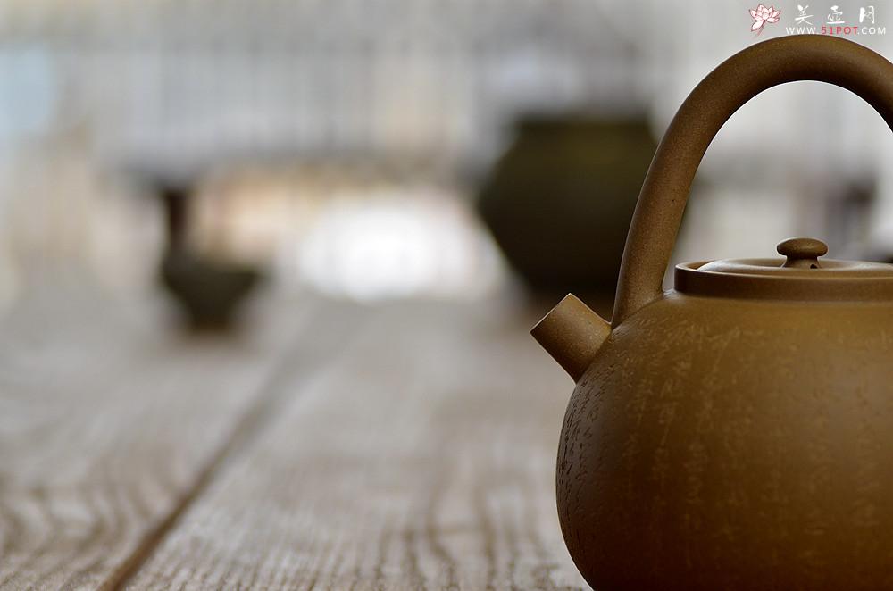 紫砂壶图片：淞庐作品 雅致文气 煮茶品茗~全手心经提梁 - 美壶网