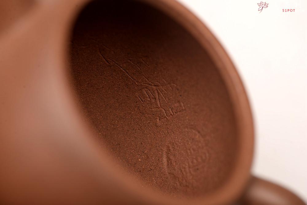 紫砂壶图片：耿其群全手作品 摹古巨轮 优质段泥 古朴拙雅 - 美壶网