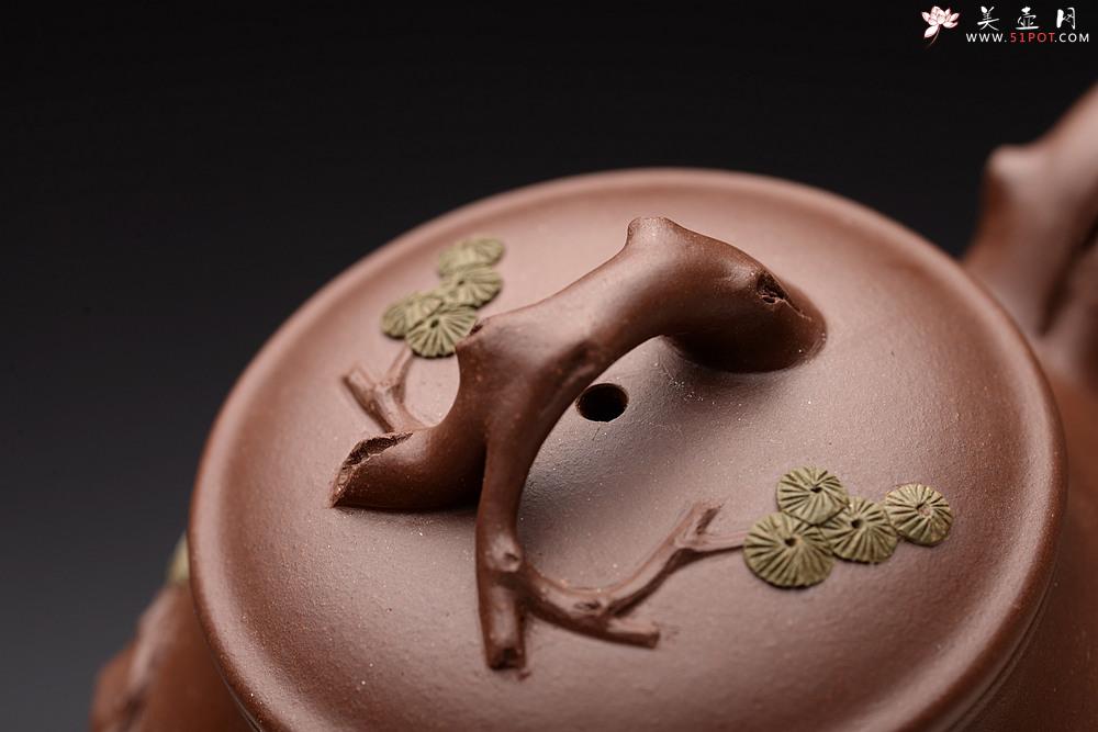 紫砂壶图片： 苍劲之意 古拙之风 单志萍松梅对桩 经典花货题材 - 美壶网